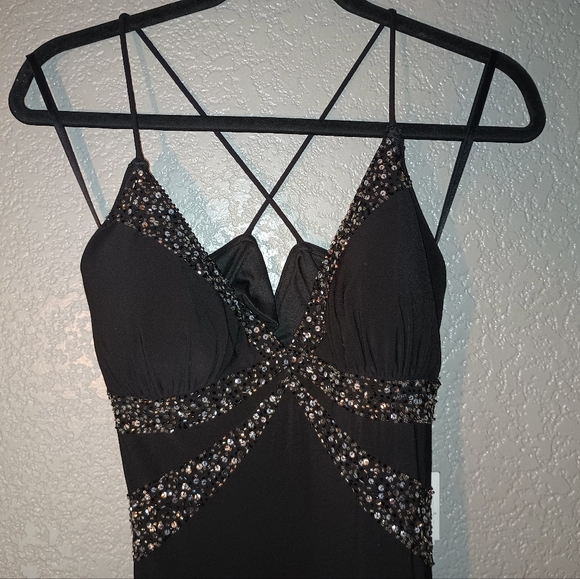 Women's Formal Dress/Gown - Picture 3 of 8